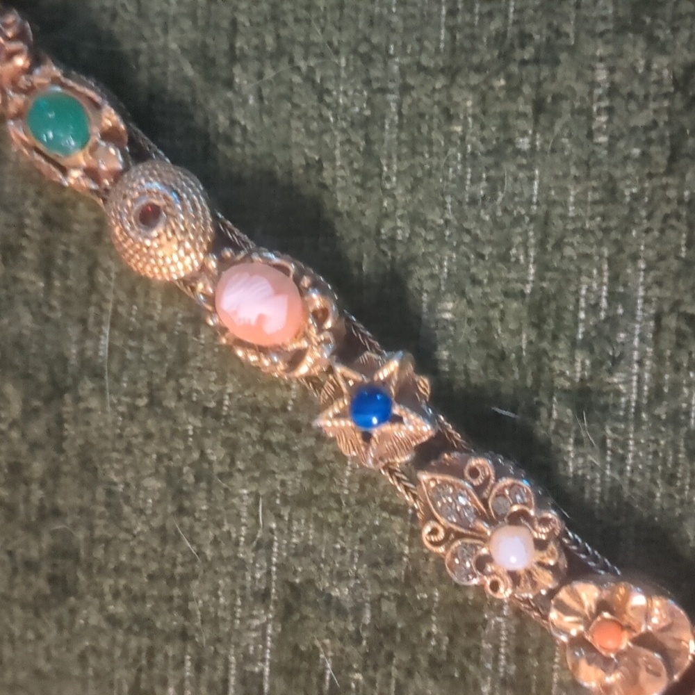 Vintage GOLDETTE* slide bracelet gold tone rhinestone scarab cameo fleur de lis